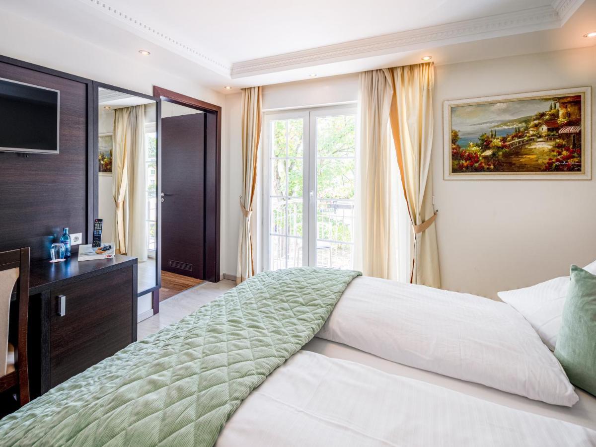 Kristallhotel Fettehenne เลเวอร์คูเซน ภายนอก รูปภาพ